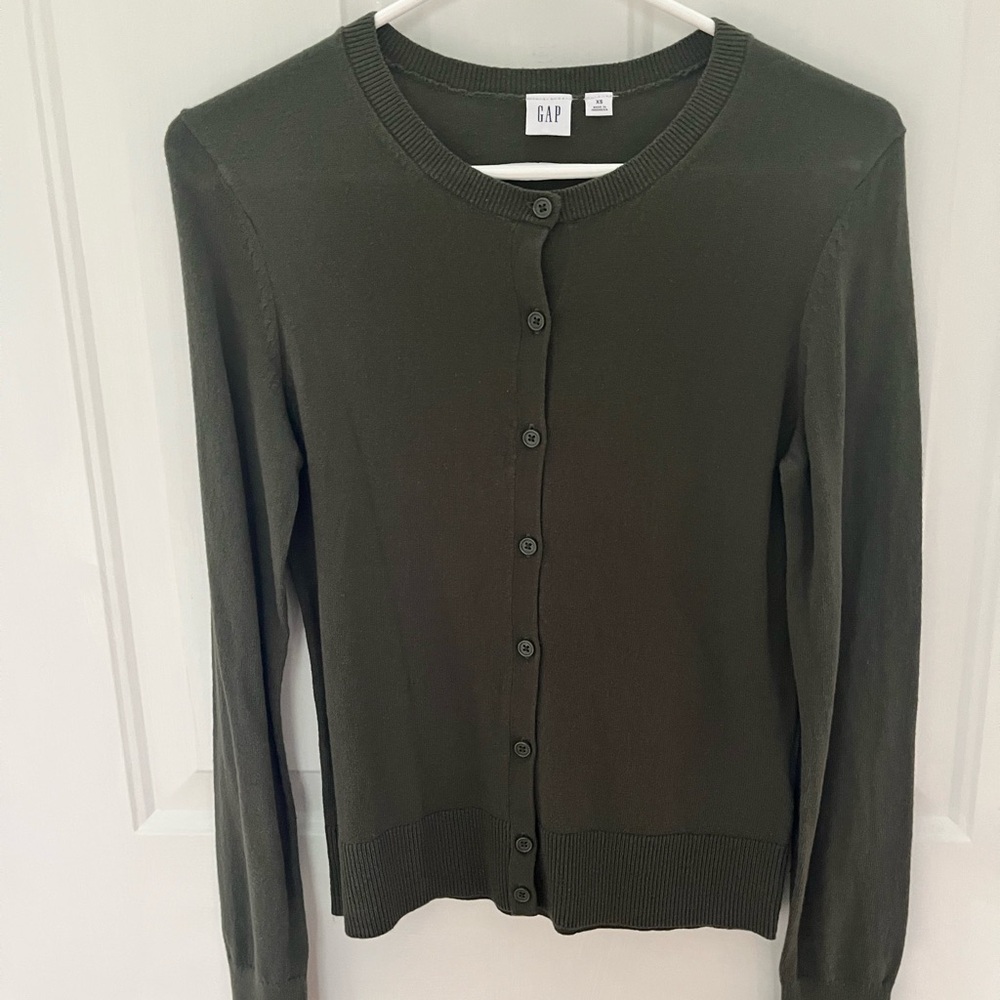 GAP Women's Olive Green Button-Front Cardigan Sweater